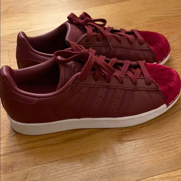 Pretty Semi Velvet Sneakers! Adidas superstar - Picture 2 of 3